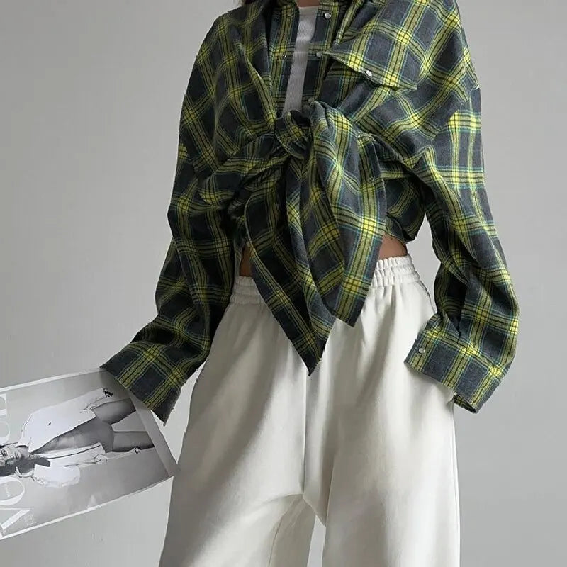 Women's Retro Long Sleeved Shirt Oversized Checkered Shirt Autumn Fashion Loose Collared Pocket Shirt